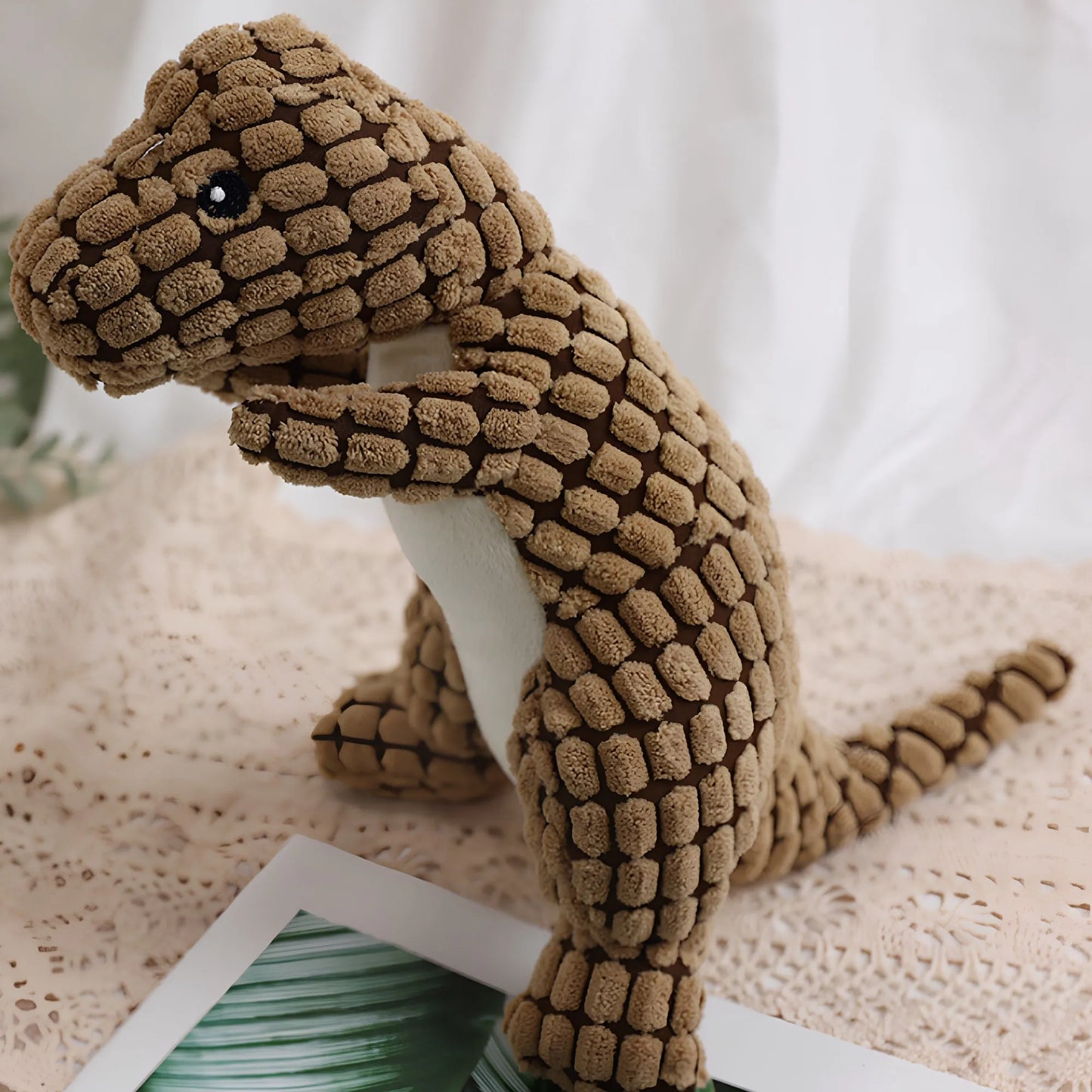 ANN.NUK - SEHR BISSFESTES HUNDESTOFFTIER AUS HOCHWERTIGEM MATERIAL "DINOS" - ANN.NUK